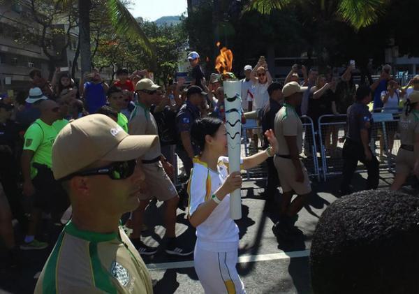 リオ五輪で現代アーティスト森万里子が新作となる滝の上に浮かぶ“平和のリング”を発表