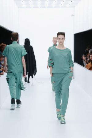 Y-3、モノクロームなSF世界。人類が宇宙で過ごすなら【17SSメンズ】