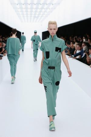 Y-3、モノクロームなSF世界。人類が宇宙で過ごすなら【17SSメンズ】