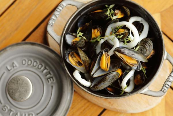 茸リゾット、秋鮭フリカッセ、マロンクリームのスープなど秋の味覚を堪能するパレスホテル東京の限定メニュー