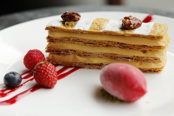 茸リゾット、秋鮭フリカッセ、マロンクリームのスープなど秋の味覚を堪能するパレスホテル東京の限定メニュー