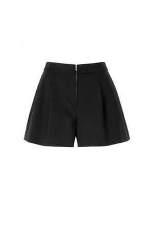 新宿を颯爽と歩く「レディボス」、3.1 フィリップ リムが新作を世界先行発売