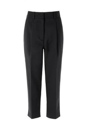 新宿を颯爽と歩く「レディボス」、3.1 フィリップ リムが新作を世界先行発売