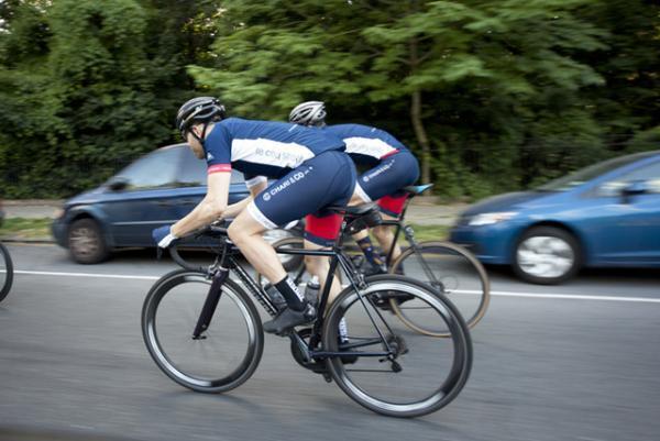 NYCイーストサイドを拠点とするCHARI &amp; CO、ルコックスポルティフとコラボしたサイクリングウエアを発売