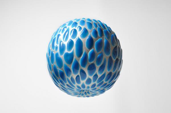 アート×科学の広がる可能性、水滴を釉薬で永遠化!?中村元風の作品展が新宿伊勢丹で開催