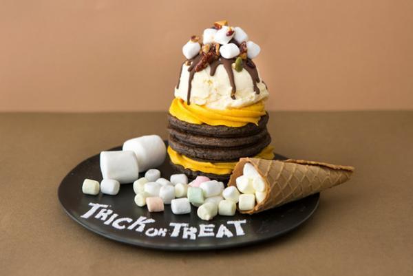 “まるでモンブラン”なパンケーキ！J.S. PANCAKE CAFEから秋&amp;ハロウィン限定メニュー登場