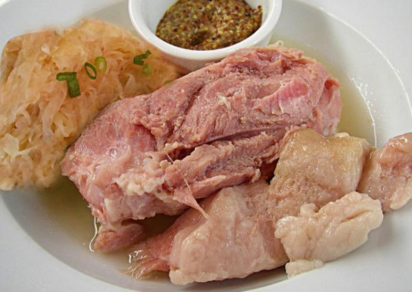 横浜赤レンガ倉庫の「オクトーバーフェスト」、今年は過去最多130種以上のビールが集結！