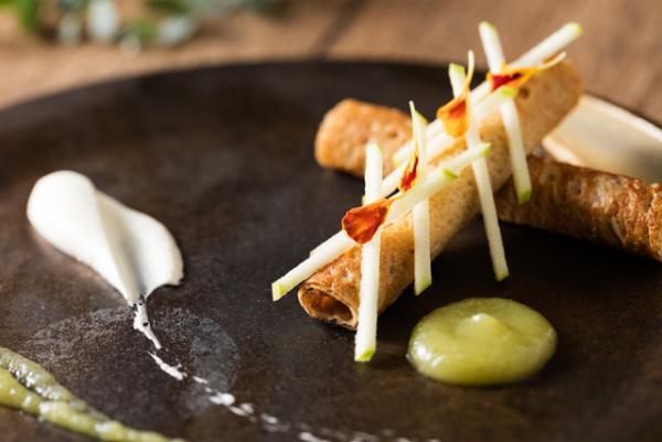 秋のきざしをスイーツと香り立つコーヒーで感じる。軽井沢ブレストンコートの季節限定ペアリングコース