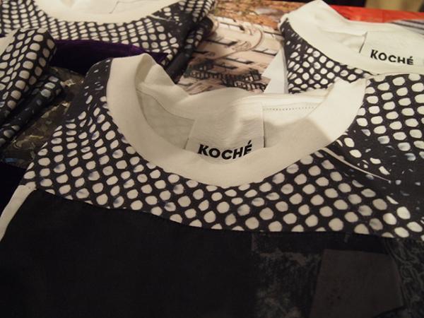 “着るクチュール”、ヴェトモン×コシェが新宿伊勢丹でポップアップ！一点ものの限定Tシャツなど