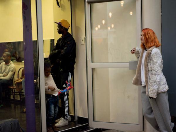 “着るクチュール”、ヴェトモン×コシェが新宿伊勢丹でポップアップ！一点ものの限定Tシャツなど