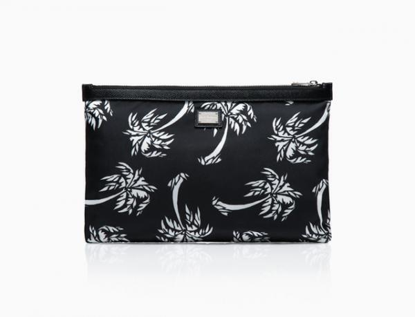 ドルチェ＆ガッバーナが青山に旗艦店をオープン！記念の限定アイテムも発売