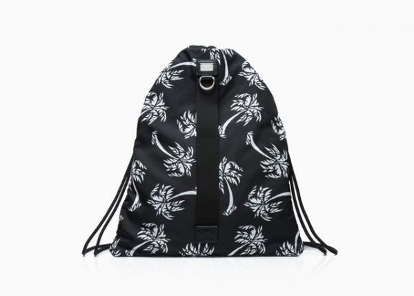 ドルチェ＆ガッバーナが青山に旗艦店をオープン！記念の限定アイテムも発売