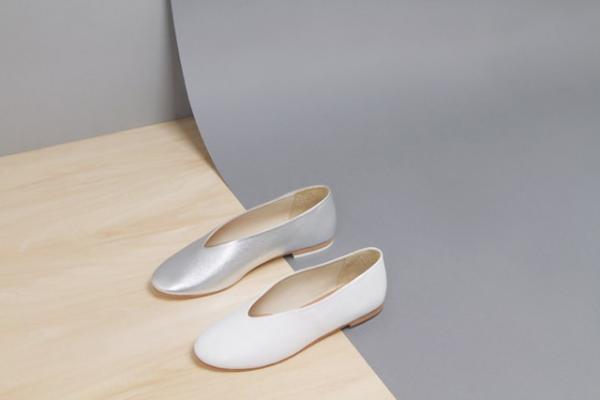 積み木のような○△□のヒール。新ブランド_Fotがデビュー、青山にポップアップストアをオープン