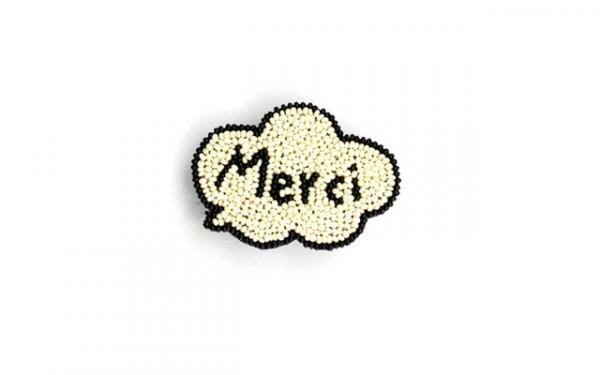 ミュベールのイカしたおばあちゃん「グランマ」が、小林モー子とのコラボでブローチになって登場