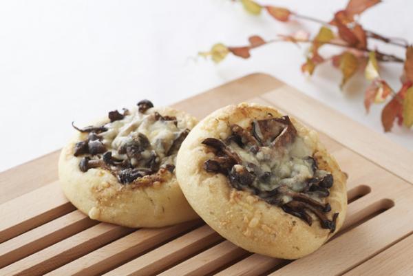 長ーーいエクレアに虹色ロールケーキ？栗や洋梨を使ったグランドハイアット東京の秋限定スイーツ＆ブレッド