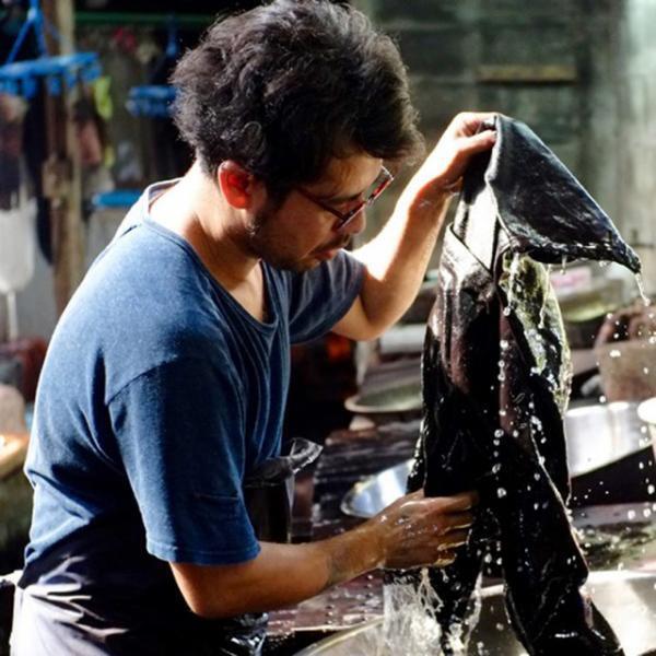 奄美大島の伝統染色手法、世界でも類を見ない“泥染め”を中目黒で体験。現地職人を迎えたワークショップ