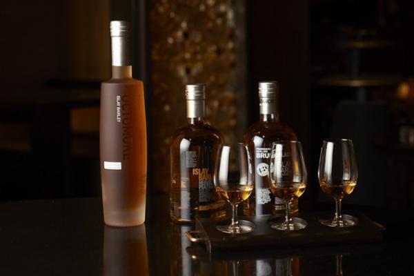 約30cmのゴマ風船の中に“月餅”と“うさぎ饅頭”!? グランド ハイアット 東京から秋限定メニューが登場