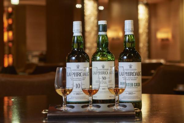 約30cmのゴマ風船の中に“月餅”と“うさぎ饅頭”!? グランド ハイアット 東京から秋限定メニューが登場