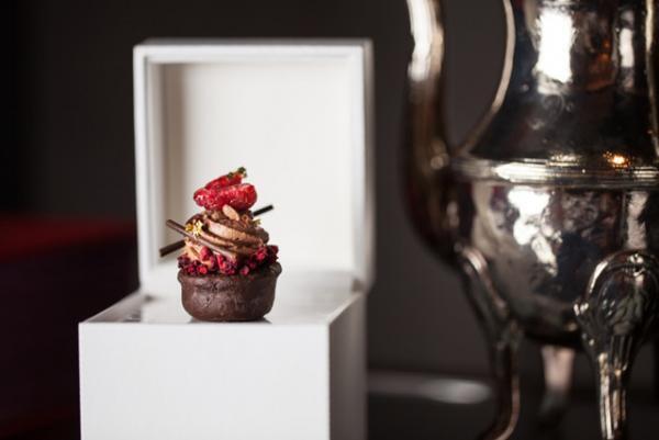 ドミニク・ブシェ トーキョーの“宝石”のようなプティ・ガトーが新宿伊勢丹に登場