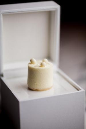 ドミニク・ブシェ トーキョーの“宝石”のようなプティ・ガトーが新宿伊勢丹に登場