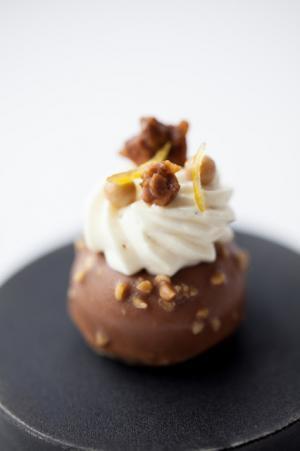 ドミニク・ブシェ トーキョーの“宝石”のようなプティ・ガトーが新宿伊勢丹に登場