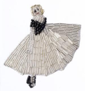 グレース・ケリーのクローゼットの中から、シャネルやディオールのドレス、希少な“ケリー”バックなど展示。世界初公開のティアラも