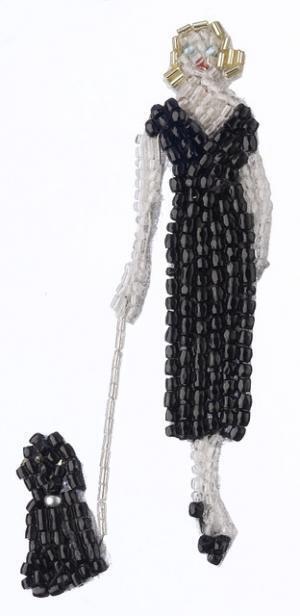 グレース・ケリーのクローゼットの中から、シャネルやディオールのドレス、希少な“ケリー”バックなど展示。世界初公開のティアラも