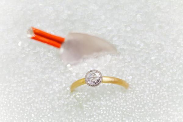 二人の大切な記念に。ジュエリー作家・薗部悦子のマリッジリングを期間限定販売