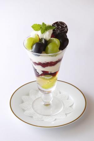 資生堂パーラー、秋の味覚“ぶどう”を贅沢に使ったパフェやカクテルが登場