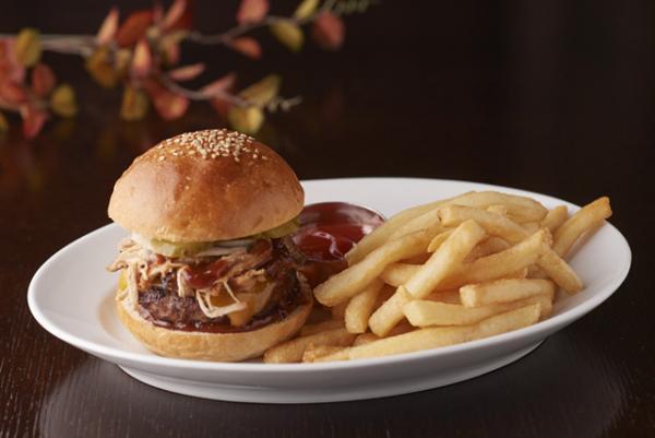 ハロウィンをモチーフにした“かぼちゃ型”バーガー登場！グランド ハイアット 東京で3種の月替わりハンバーガー