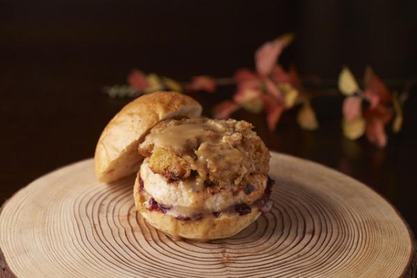 ハロウィンをモチーフにした“かぼちゃ型”バーガー登場！グランド ハイアット 東京で3種の月替わりハンバーガー