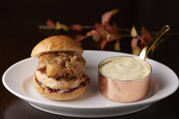 ハロウィンをモチーフにした“かぼちゃ型”バーガー登場！グランド ハイアット 東京で3種の月替わりハンバーガー