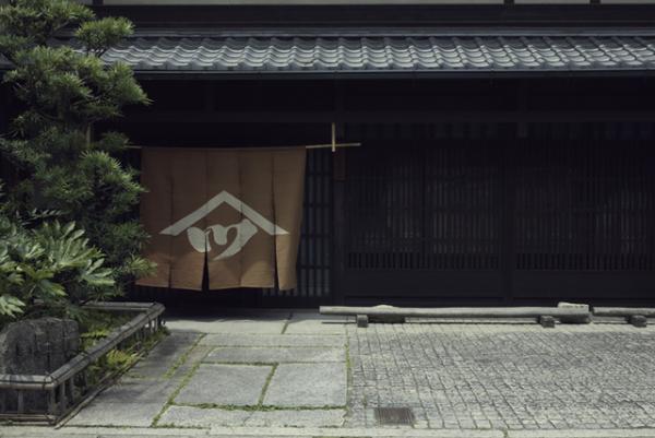 デヴィッド・リンチ×西陣織の細尾によるコラボ展が表参道GYREで開催。日本の伝統と最先端のクリエイティビティが融合