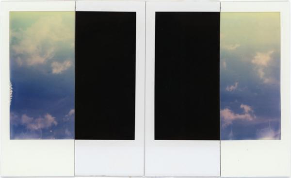 荒木経惟の個展「淫秋」が原宿で開催。“般若心經”を書でしたためた最新作を初展観