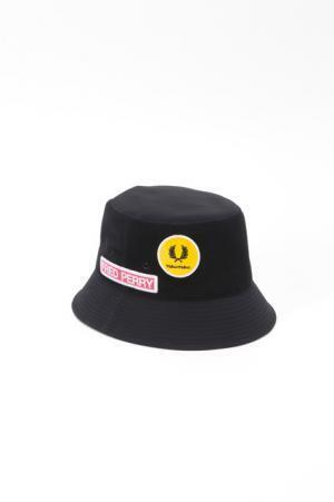 フレッドペリー×ニューニュー、自由にカスタマイズできるフットウエア＆ハットを発売