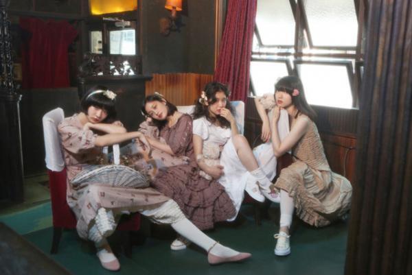 「純喫茶 PINK HOUSE」が新宿伊勢丹に登場！ダッフルコートやMA-1の限定復刻も。総監修は山口壮大、イラストは宇野亞喜良が担当