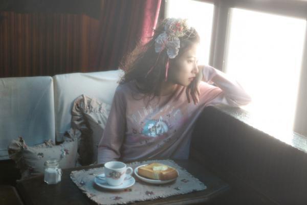 「純喫茶 PINK HOUSE」が新宿伊勢丹に登場！ダッフルコートやMA-1の限定復刻も。総監修は山口壮大、イラストは宇野亞喜良が担当