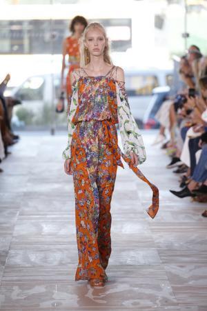 【生中継】トリーバーチの17SSコレクション、13日22時より