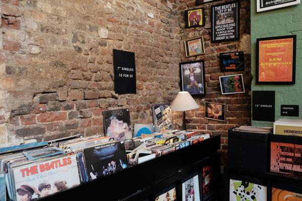 イーストロンドンでヴィンテージショップ巡り！異国情緒漂うブリックレーンを歩く【Our Favorite LONDON vol.1】