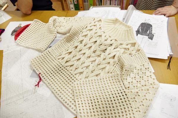 ファッションへの気持ちを必ず変える、世界に一着のニットに込めた物づくりの精神【対談】中章×早川靖子--2/2