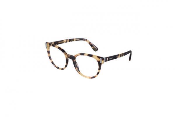 プラダがヴァネッサ・ムーディを起用した「プラダ モッズ」のスペシャルムービーを公開