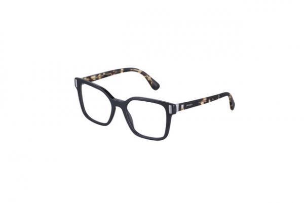 プラダがヴァネッサ・ムーディを起用した「プラダ モッズ」のスペシャルムービーを公開