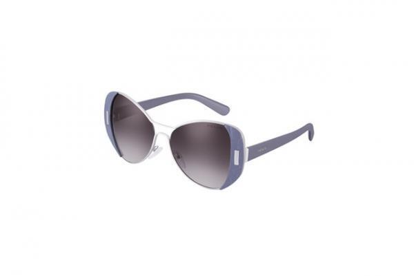 プラダがヴァネッサ・ムーディを起用した「プラダ モッズ」のスペシャルムービーを公開