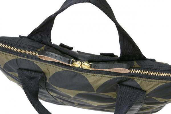 マルニ×ポーターのコラボ第3弾より、秋冬コーデを軽やかに楽しめる新色“オリーブ”が登場