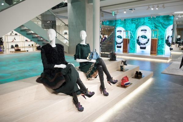 フェンディ タイムピーシズから、ミステリアスな神話から未来までの旅を表現した新作ウォッチが登場