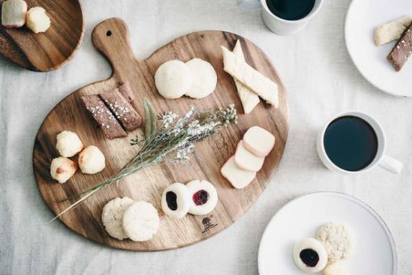 北欧のライフスタイルマーケットが青山で開催。ヴィンテージ家具や雑貨など40店舗が出店