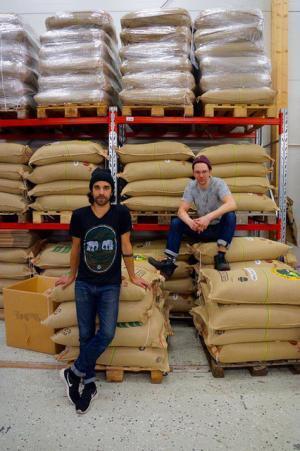 北欧のライフスタイルマーケットが青山で開催。ヴィンテージ家具や雑貨など40店舗が出店