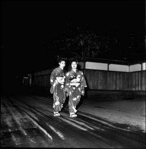 代官山でフォトフェアが開催。初の写真集展「The Photobook」を中心に国内外のアートフォトを展示