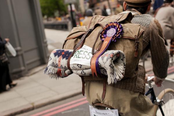 ドレスコードは“ツイード”、ロンドン発の自転車イベント「ツイードラン 東京」開催、12月は繊維産地・尾州