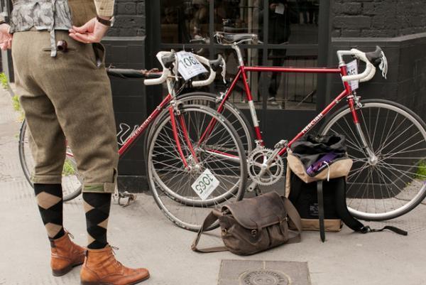 ドレスコードは“ツイード”、ロンドン発の自転車イベント「ツイードラン 東京」開催、12月は繊維産地・尾州